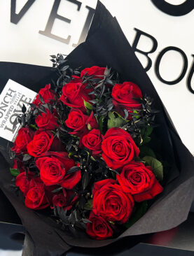 black wrapping - 20 red roses