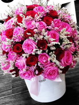 white pot - RED & pink ROSES DOME